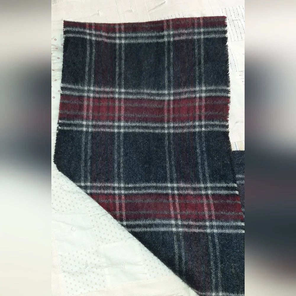 Joseph & Lyman excellent plaid